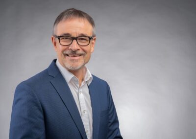 Dr. Claus Pfelzer
